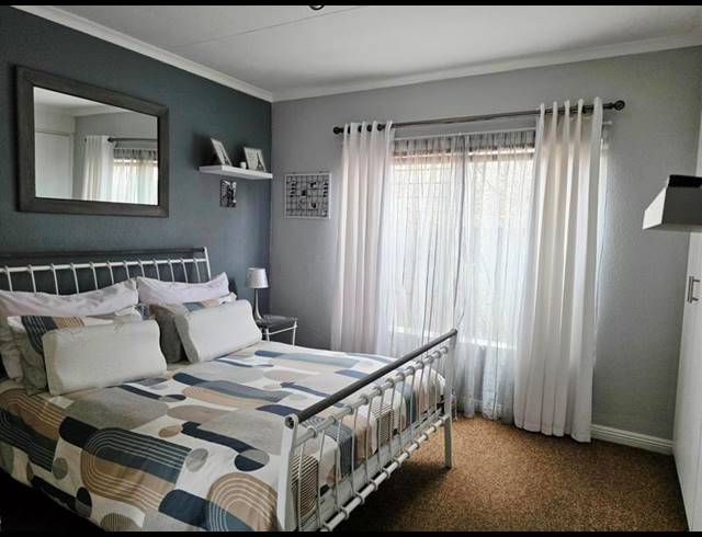 2 BEDROOM HOUSE FOR SALE IN POMONA